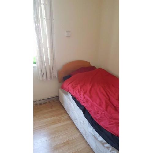 NICE SINGLE ROOM IN MILE END