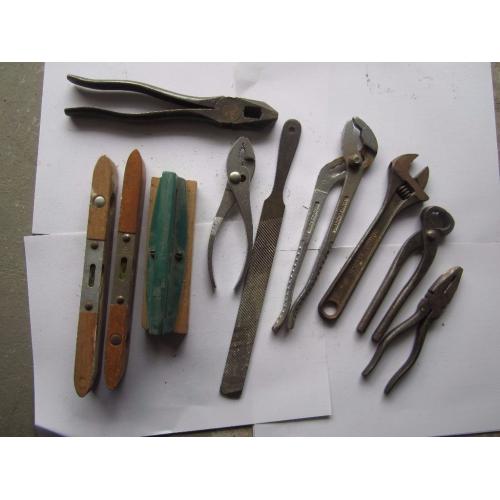 Pliers