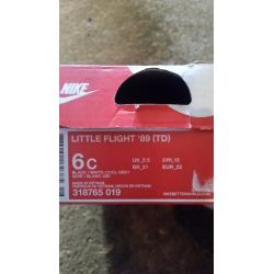 Nike little flight 89 (black) size 5.5