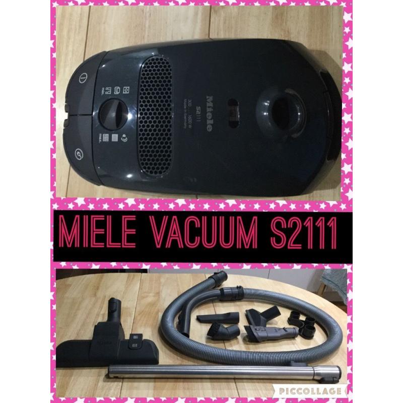 Miele Compact S2111 banged cylinder vacuum cleaner