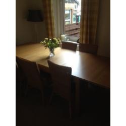 Lovely dining room table and 8 chairs