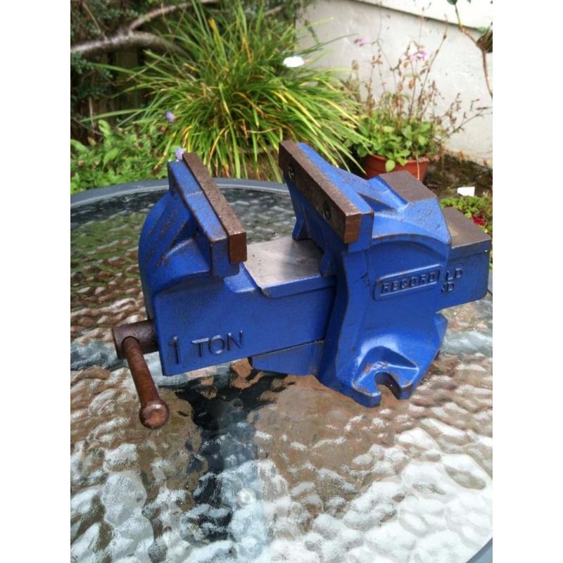 RECORD VICE, IN GOOD WORKING CONDITION