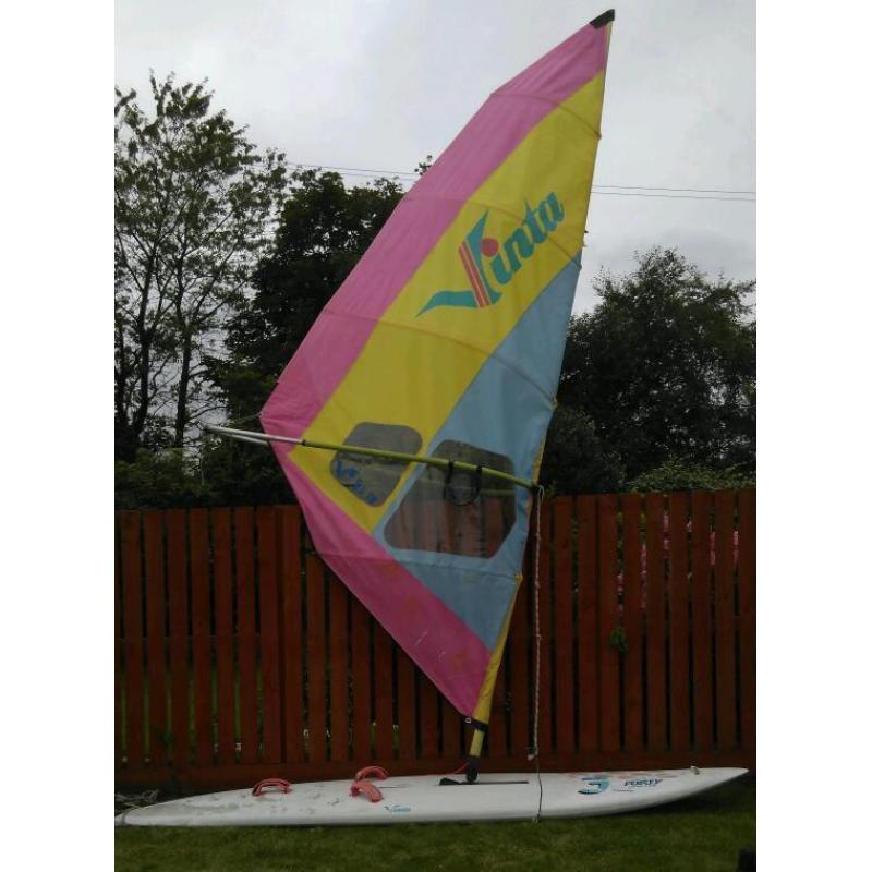 2 windsurf boards, sails and accessories