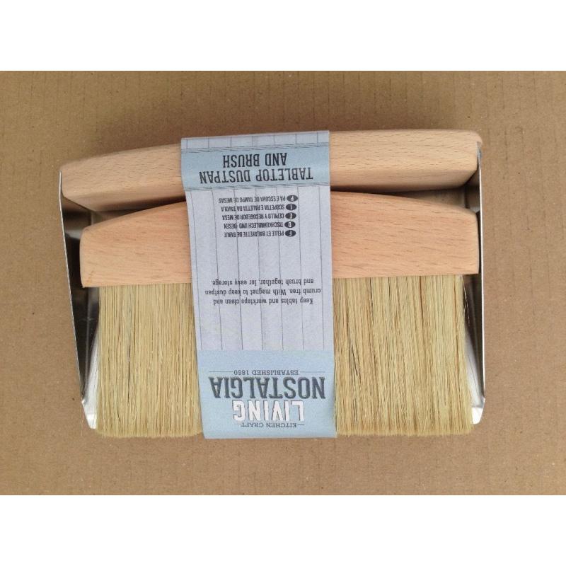 Living Nostalgia Table Dust pan & Brush