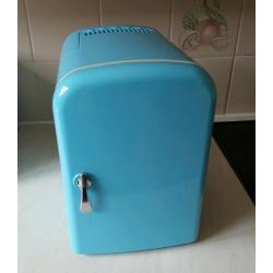 Micro fridge/cooler.