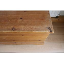 Pine Bedding Box