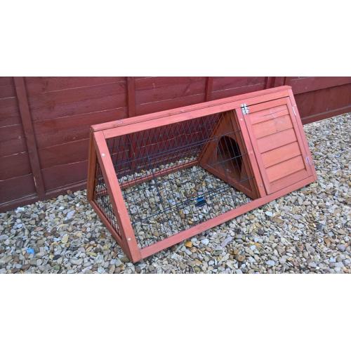 Rabbit run with shelter barely used ideal dwarf rabbit in almost new condition