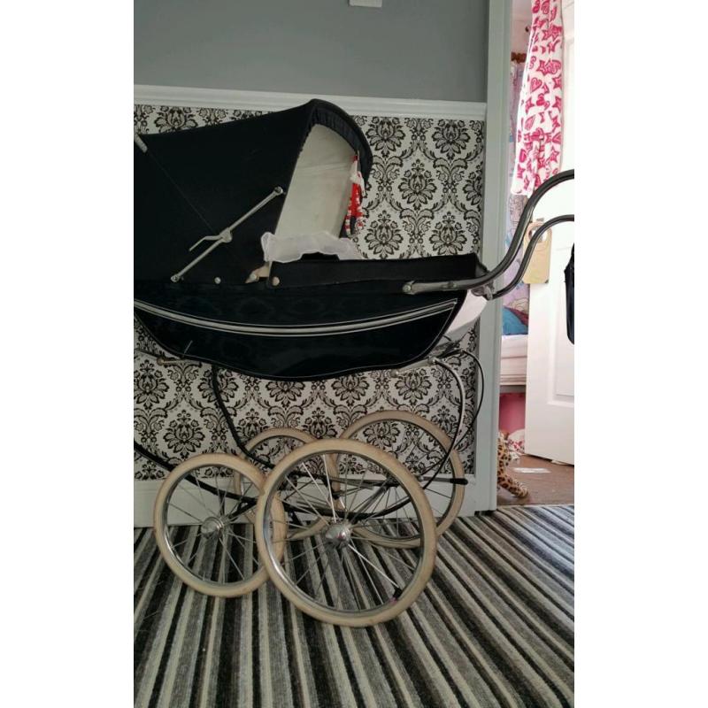 Girls Silver Cross Pram