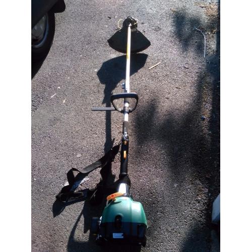 Strimmer .petrol trimmer .