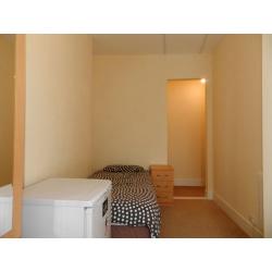 Single room in Great Shared House, 5min from Clapham