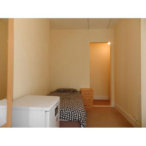 Single room in Great Shared House, 5min from Clapham