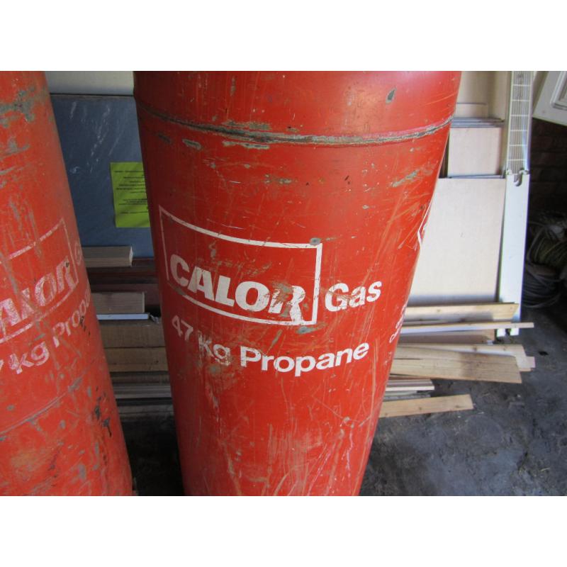 PROPANE GAS BOTTLES (1 FULL)