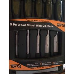 5 Piece Wood Chisel c/w oil stone