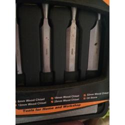 5 Piece Wood Chisel c/w oil stone