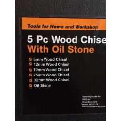 5 Piece Wood Chisel c/w oil stone