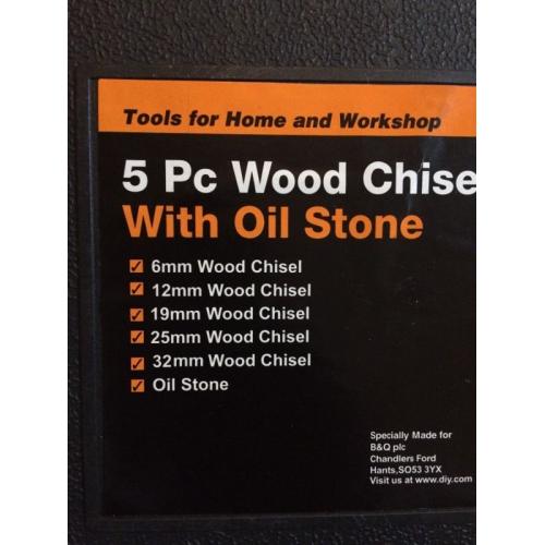 5 Piece Wood Chisel c/w oil stone