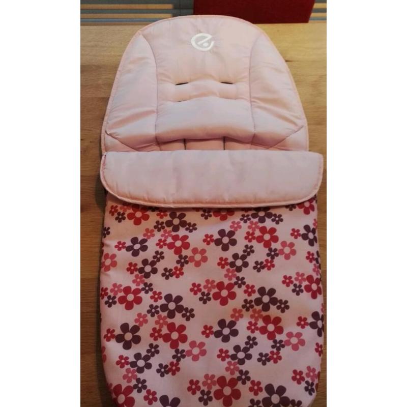 Babystyle Oyster Footmuff - Pretty Petals