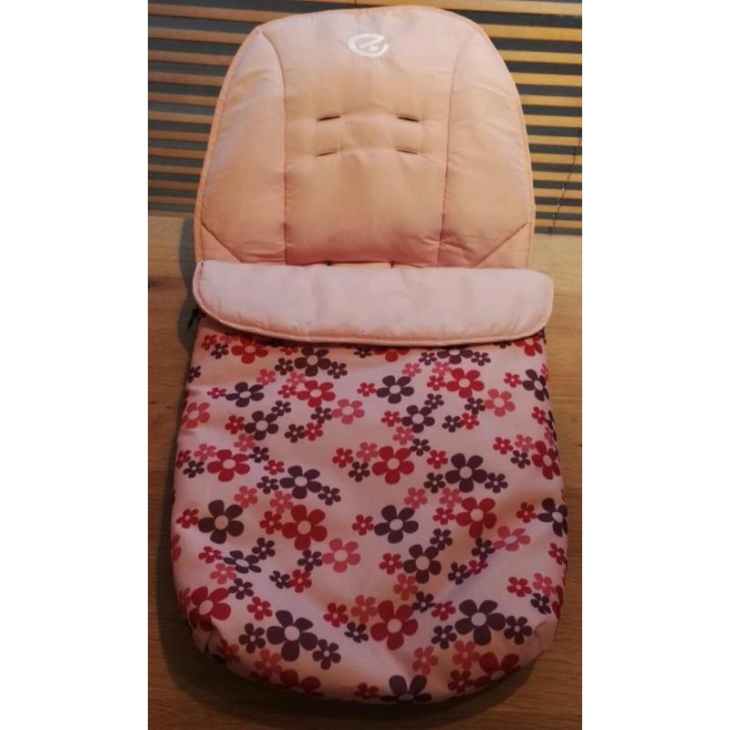 Babystyle Oyster Footmuff - Pretty Petals