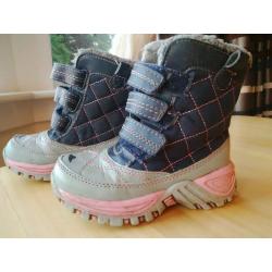 MANTARAY winter / snow boots size 7 in pink/grey/blue, still plenty of wear left