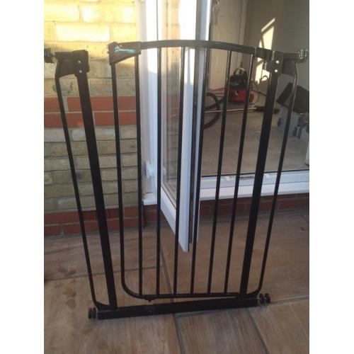 Baby / dog gate