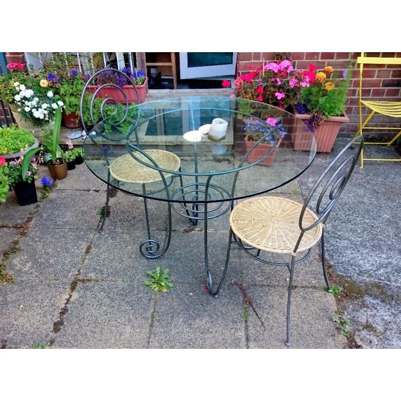 Table and chairs set