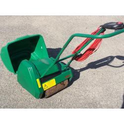 QUALCAST ELECTRIC 30S CLASSIC PUSH MOWER WITH SCARIFER