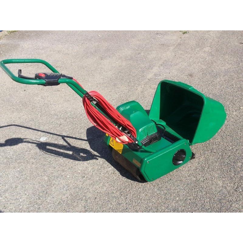 QUALCAST ELECTRIC 30S CLASSIC PUSH MOWER WITH SCARIFER