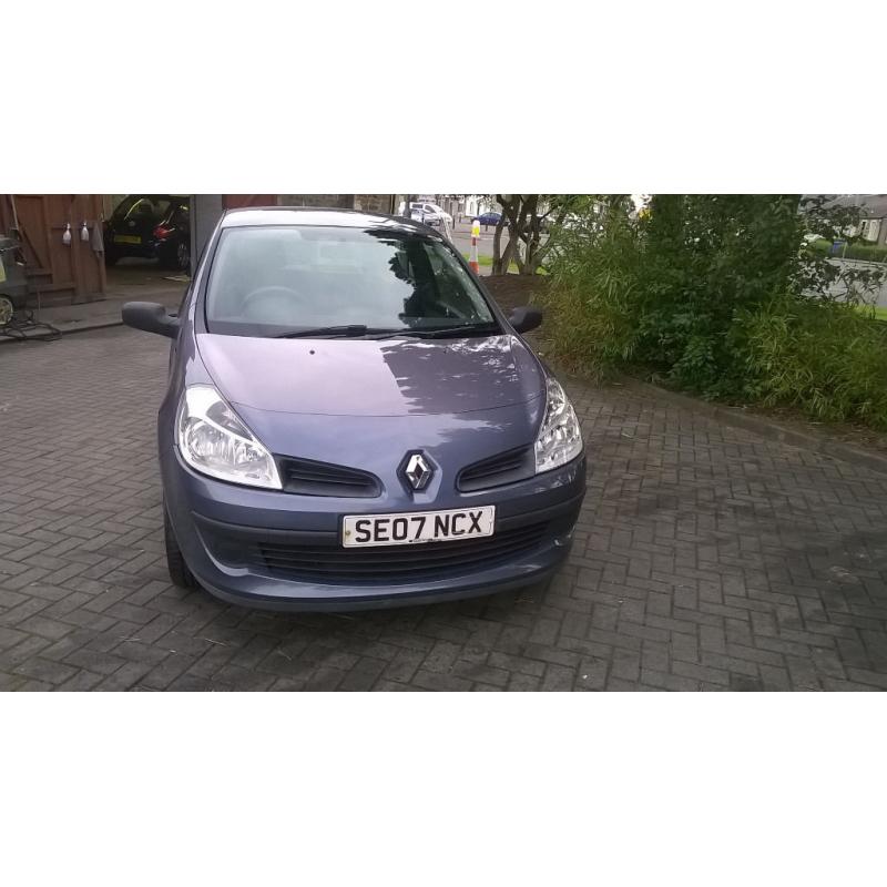 07 Renault CLIO 1.2 with service history 1 former keeper 2 keys