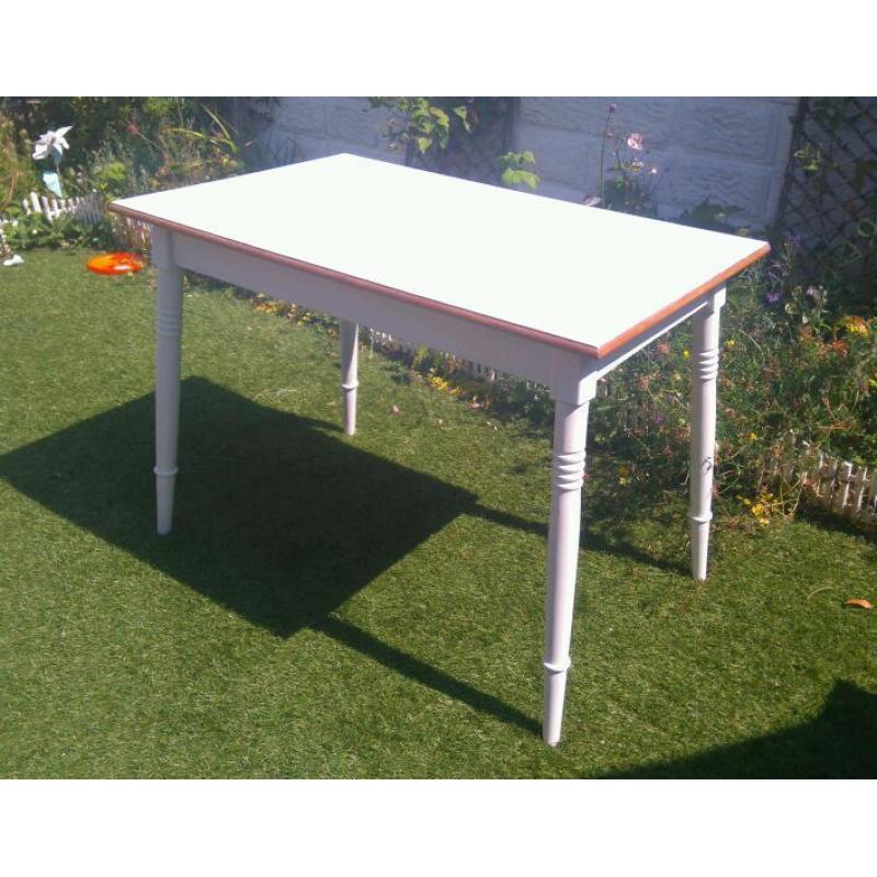 BEAUTIFUL WHITE SHABBY CHIC STYLE KITCHEN / DINING TABLE