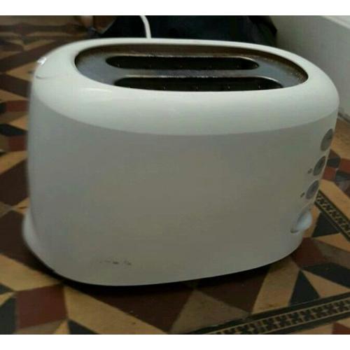 White kenwood toaster