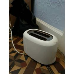 White kenwood toaster