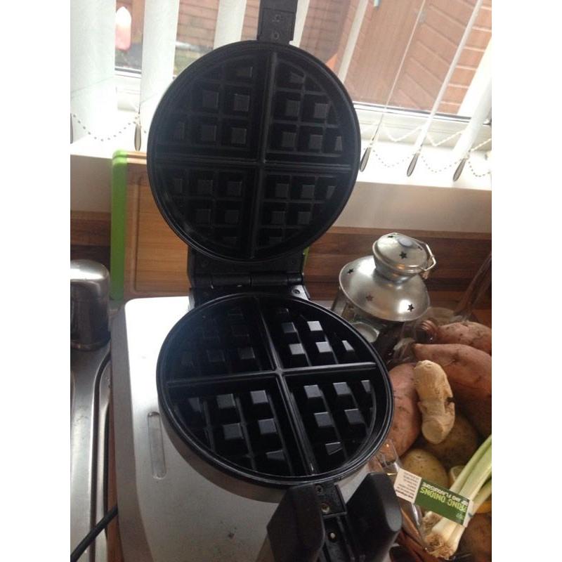 Ceuisinart Belgian Waffle Maker