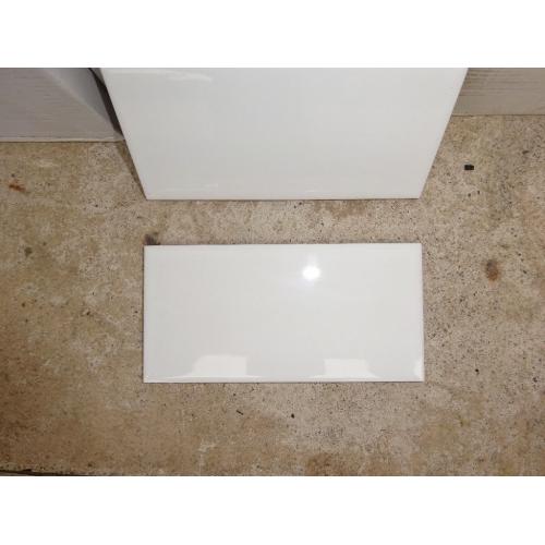 High gloss pure white kitchen/bathroom tiles