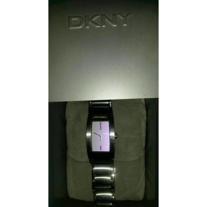 Dkny ladies genuine watch boxed & paperwork