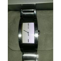 Dkny ladies genuine watch boxed & paperwork