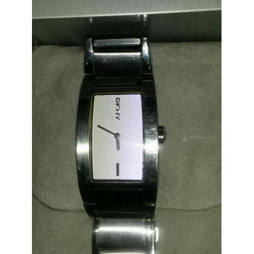 Dkny ladies genuine watch boxed & paperwork