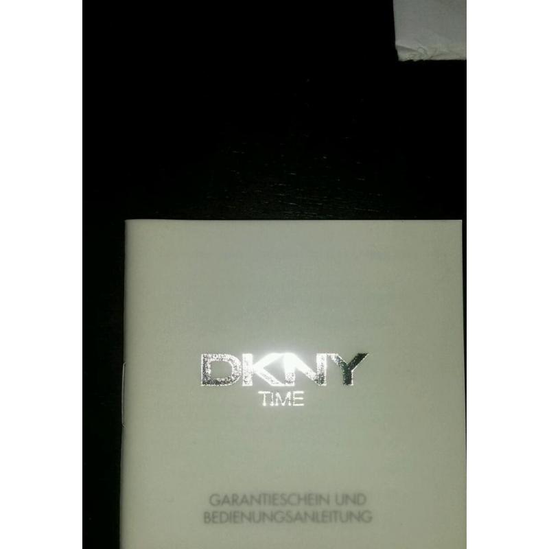 Dkny ladies genuine watch boxed & paperwork