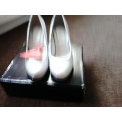 silver shoes