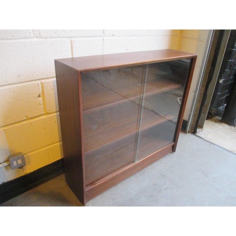 No 2 VINTAGE GIBBS FURNITURE GLASS FRONTED WALNUT BOOKCASE SHELVING UNIT FREE DELIVERY