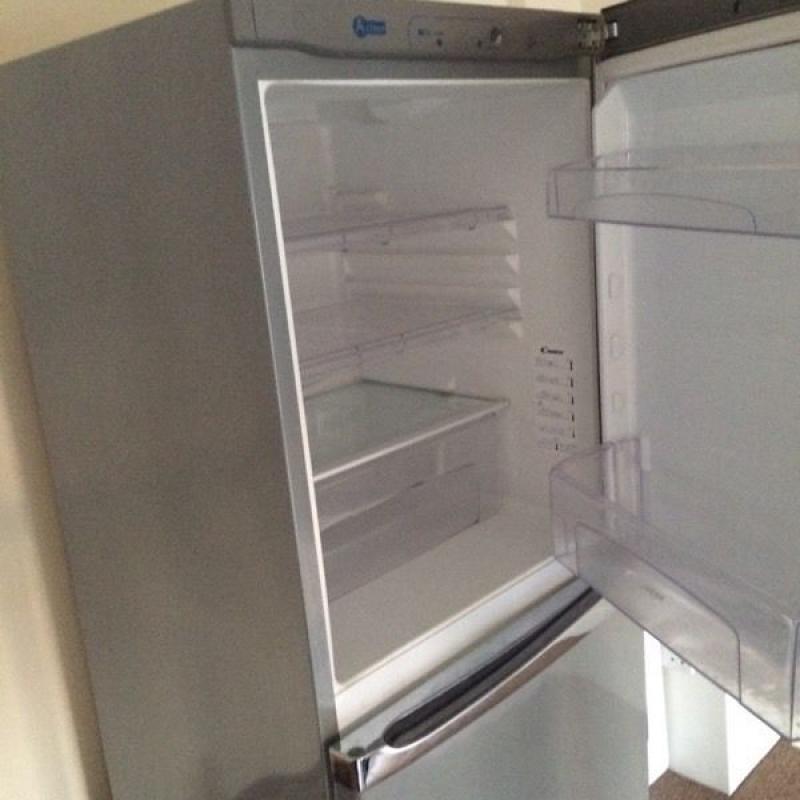 Fridge freezer FREE ( gone pending collection)