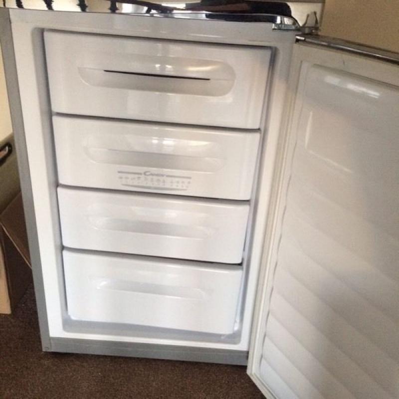 Fridge freezer FREE ( gone pending collection)