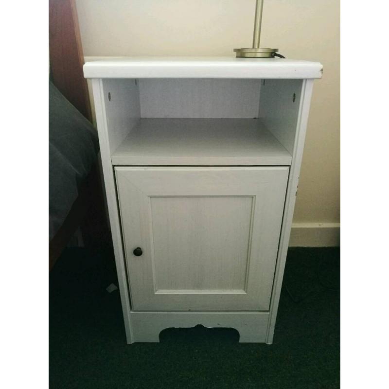 Two bedsides tables.