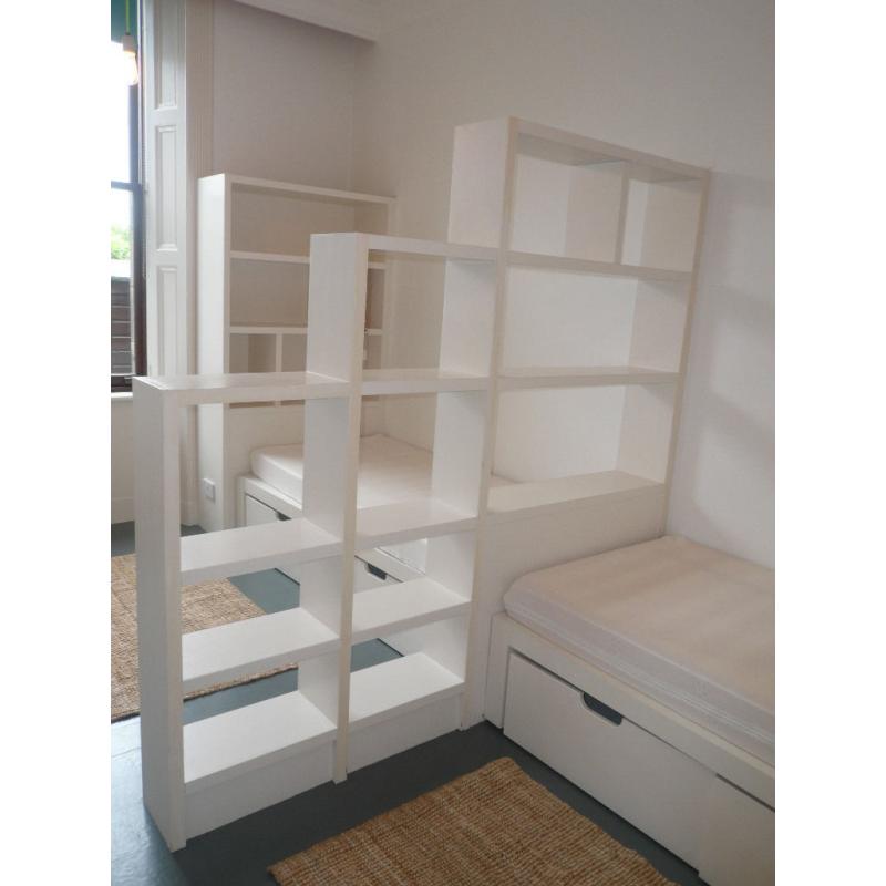 Custom made white wooden fitted kids bedroom furniture 2 single beds/2 bookshelves/4 storage drawers
