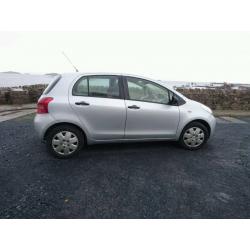 SILVER 2006 PLATE TOYOTA YARIS FOR SALE.