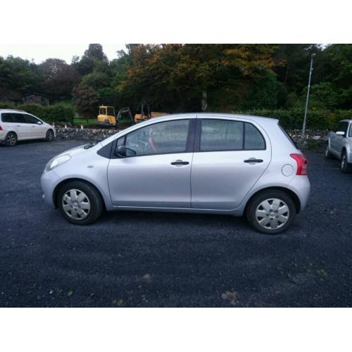 SILVER 2006 PLATE TOYOTA YARIS FOR SALE.