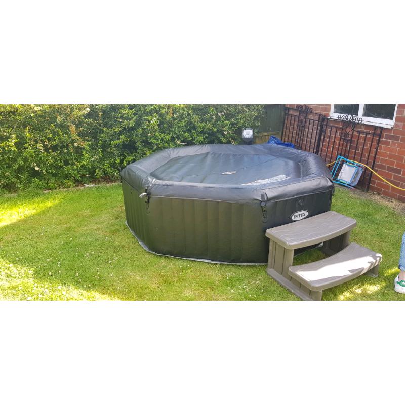 Intex 6 person hottub bubbles and jets