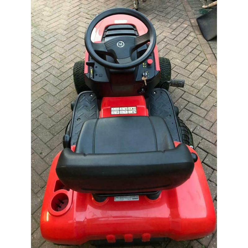 Ride on lawn mower