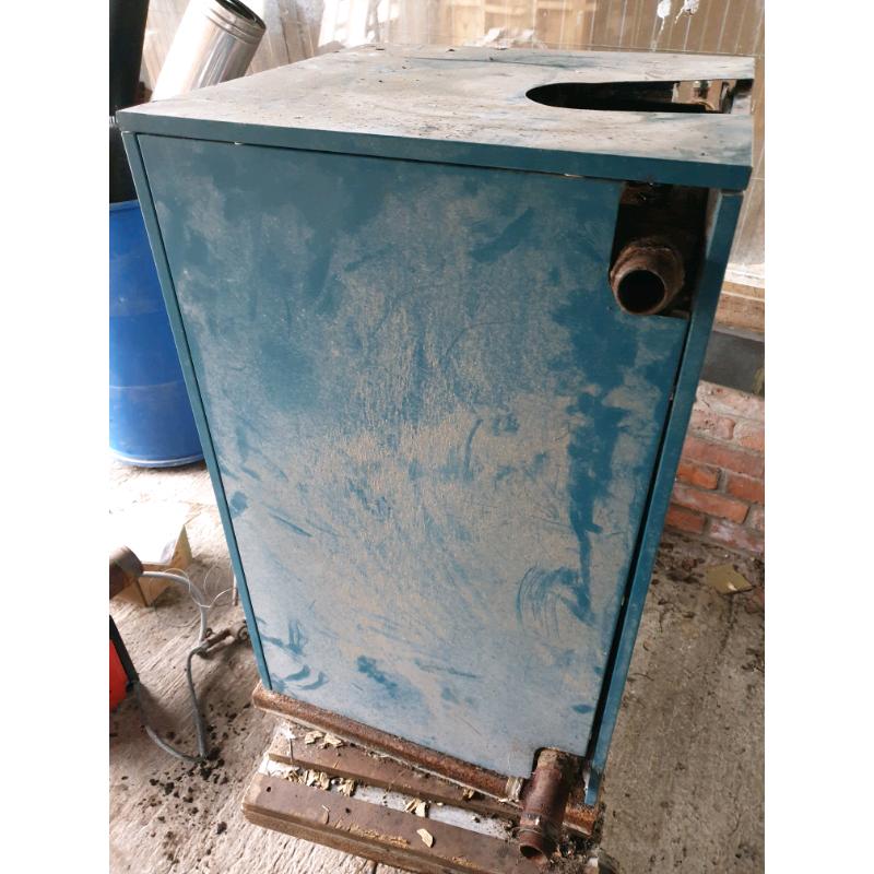 Large oil boiler and burner