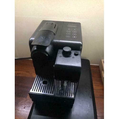 De'Longhi Lattissima Touch, Nespresso coffee machine Auto frothed milk,Cappuccino & Latte, EN550.BM