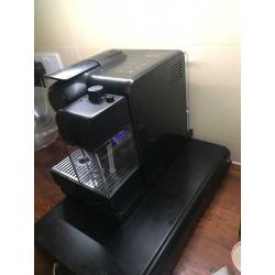 De'Longhi Lattissima Touch, Nespresso coffee machine Auto frothed milk,Cappuccino & Latte, EN550.BM